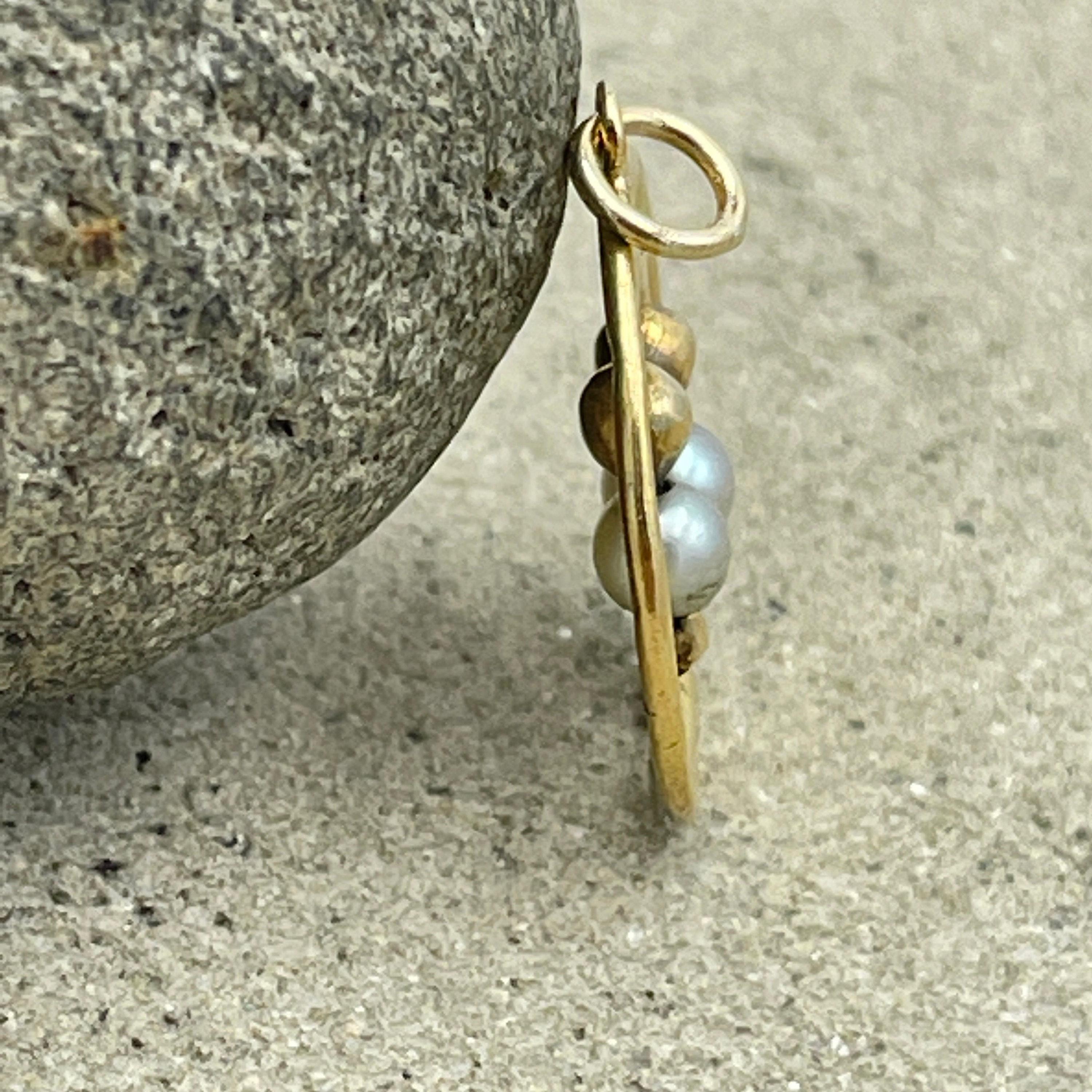 Vintage handmade 9ct gold and seed pearl love birds pendant