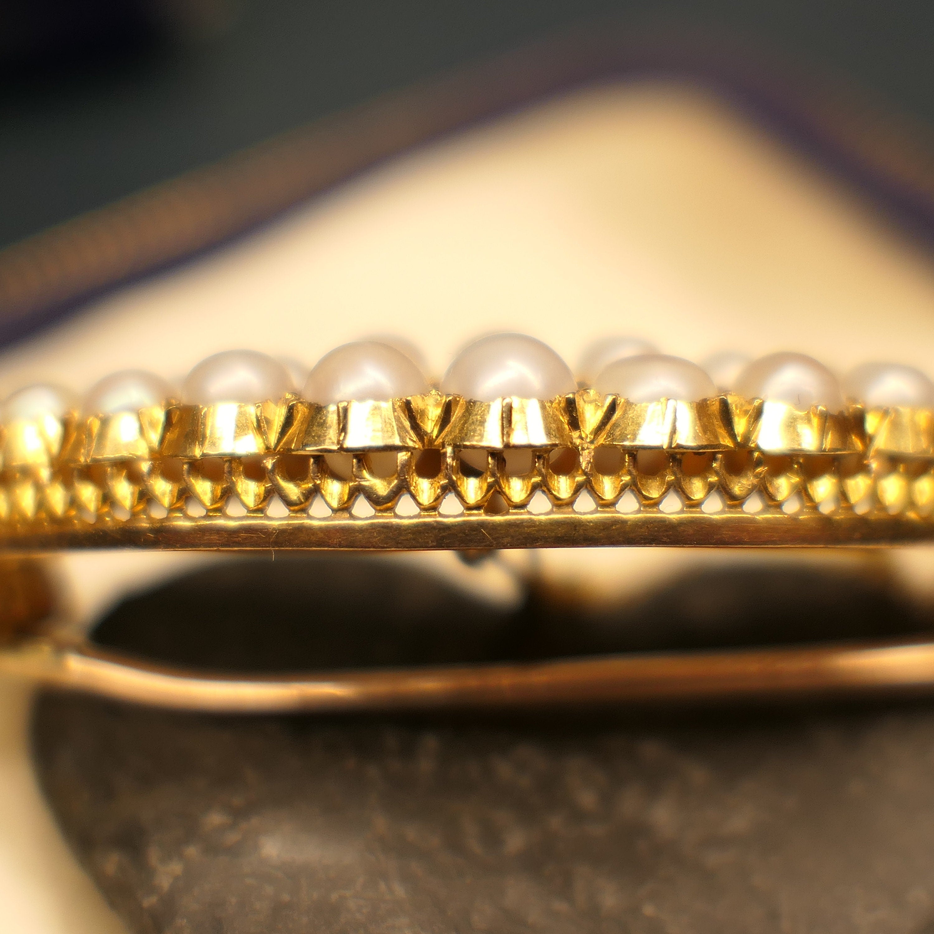 Victorian, large 18ct gold & pearl, crescent moon brooch