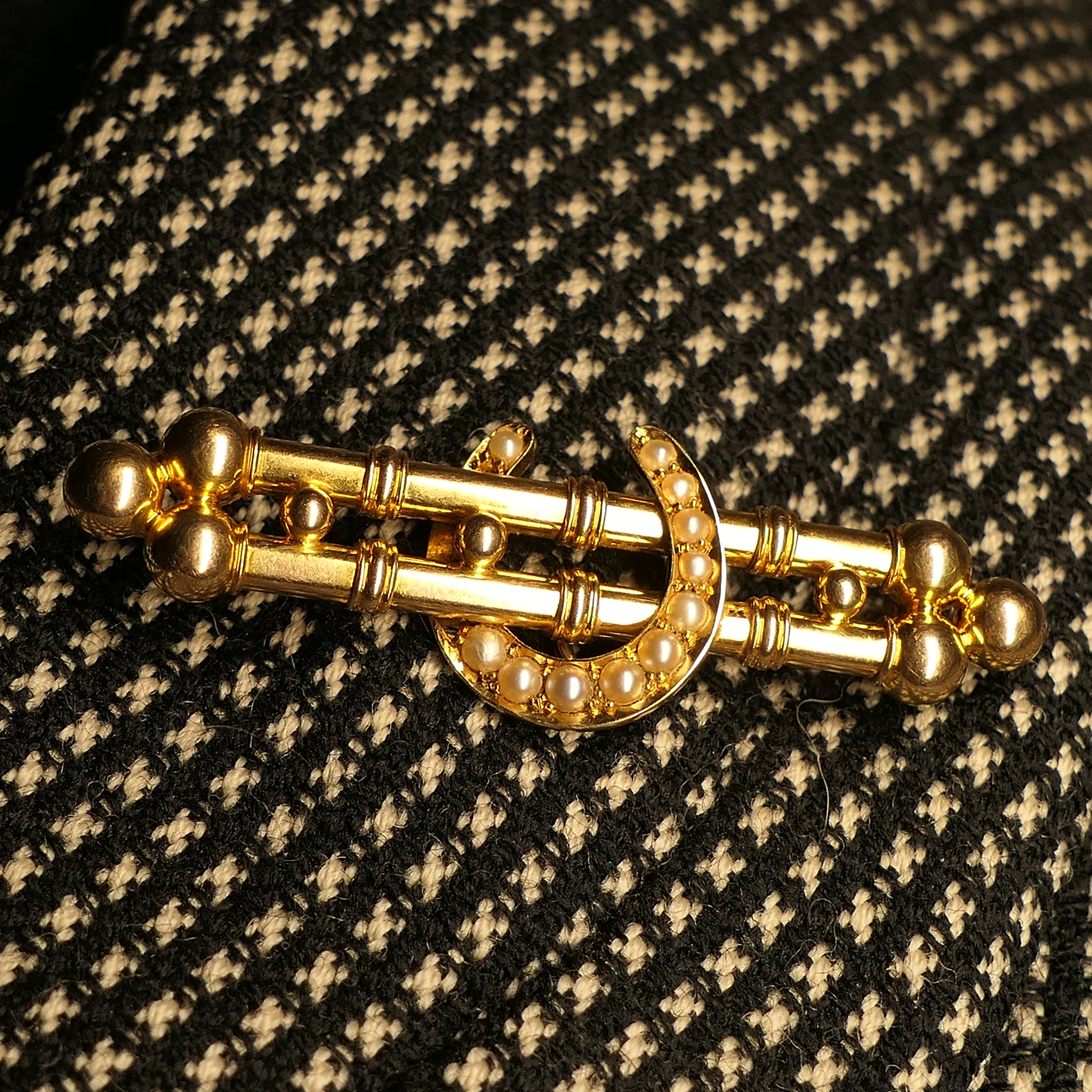 Antique, Alabaster & Wilson, 15ct Gold & Split Pearl, Horseshoe Brooch