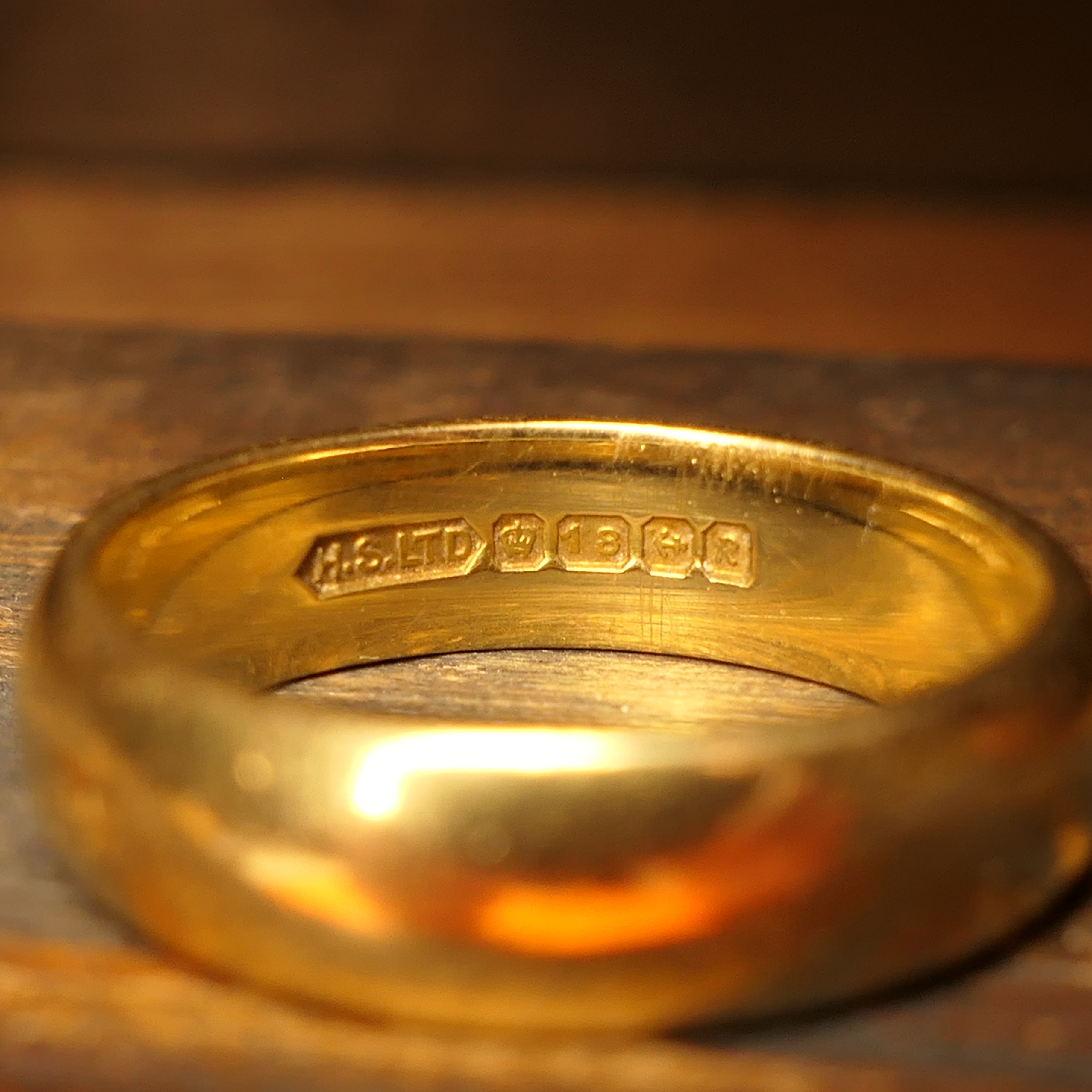 18ct Gold Wedding Band Ring, Hallmarked In 1966