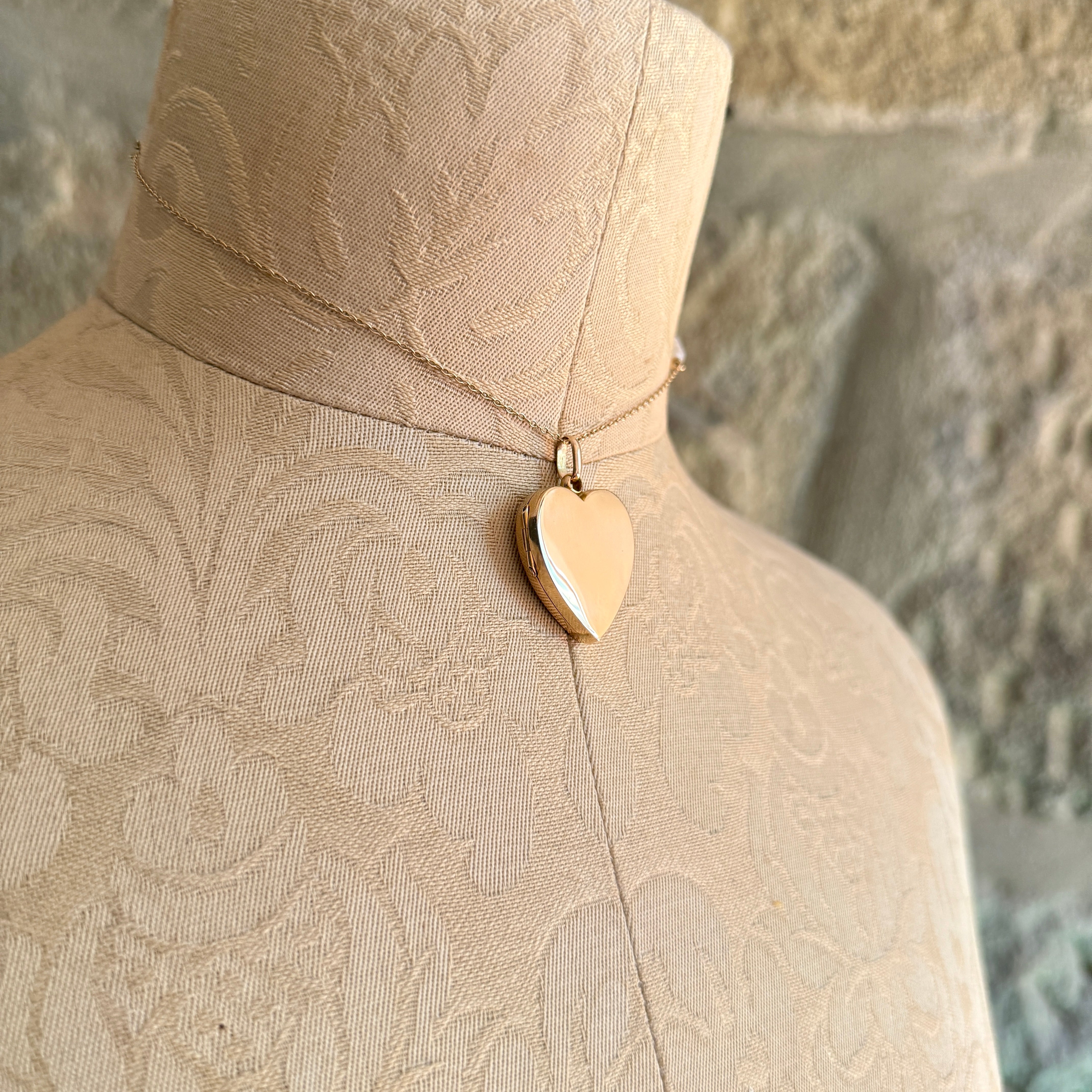 Antique 9ct Gold Heart Locket Pendant, Hand Engraved With Ivy Motifs, Hallmarked in 1897