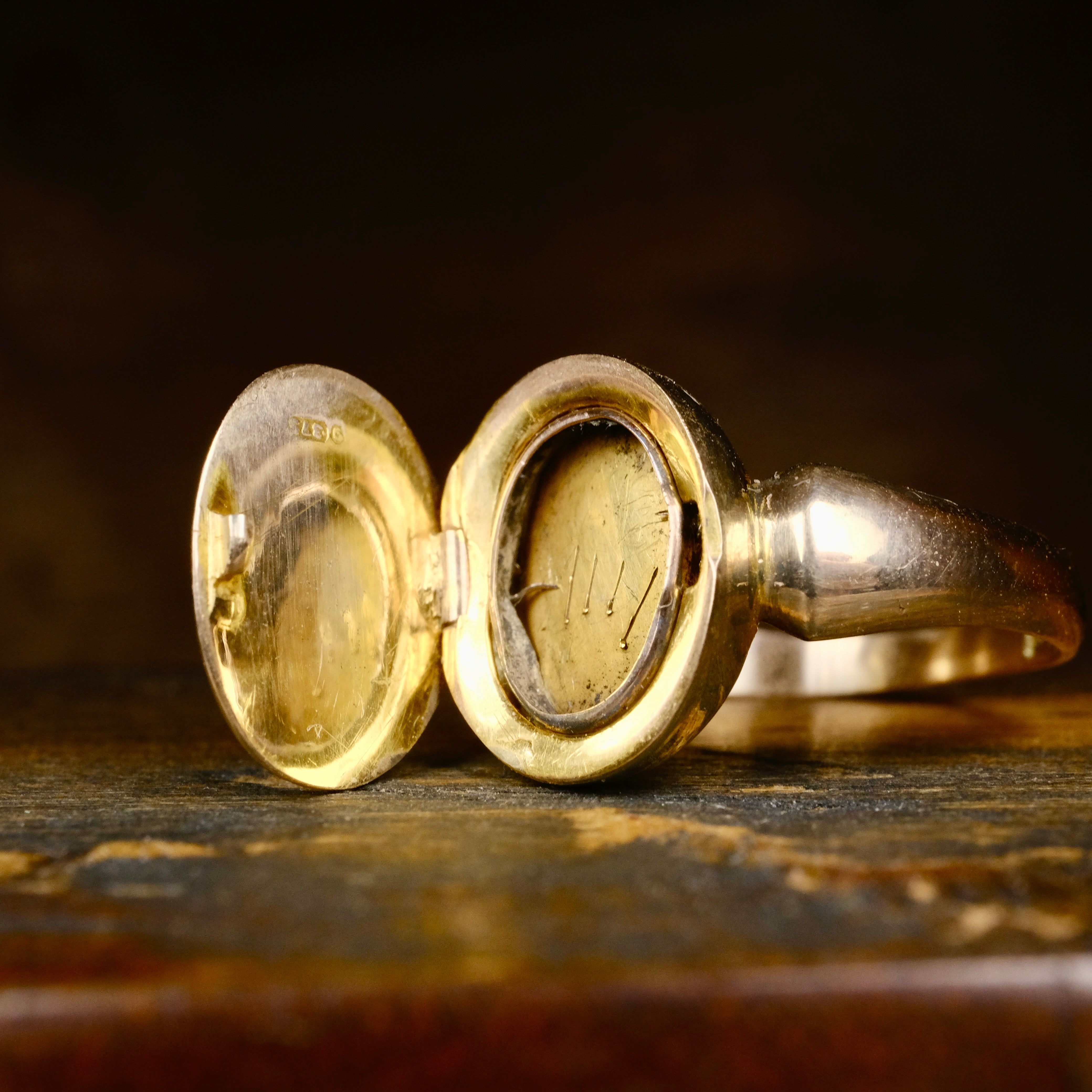 Antique 9ct Rose Gold Locket ring, Chester Hallmark dated 1917