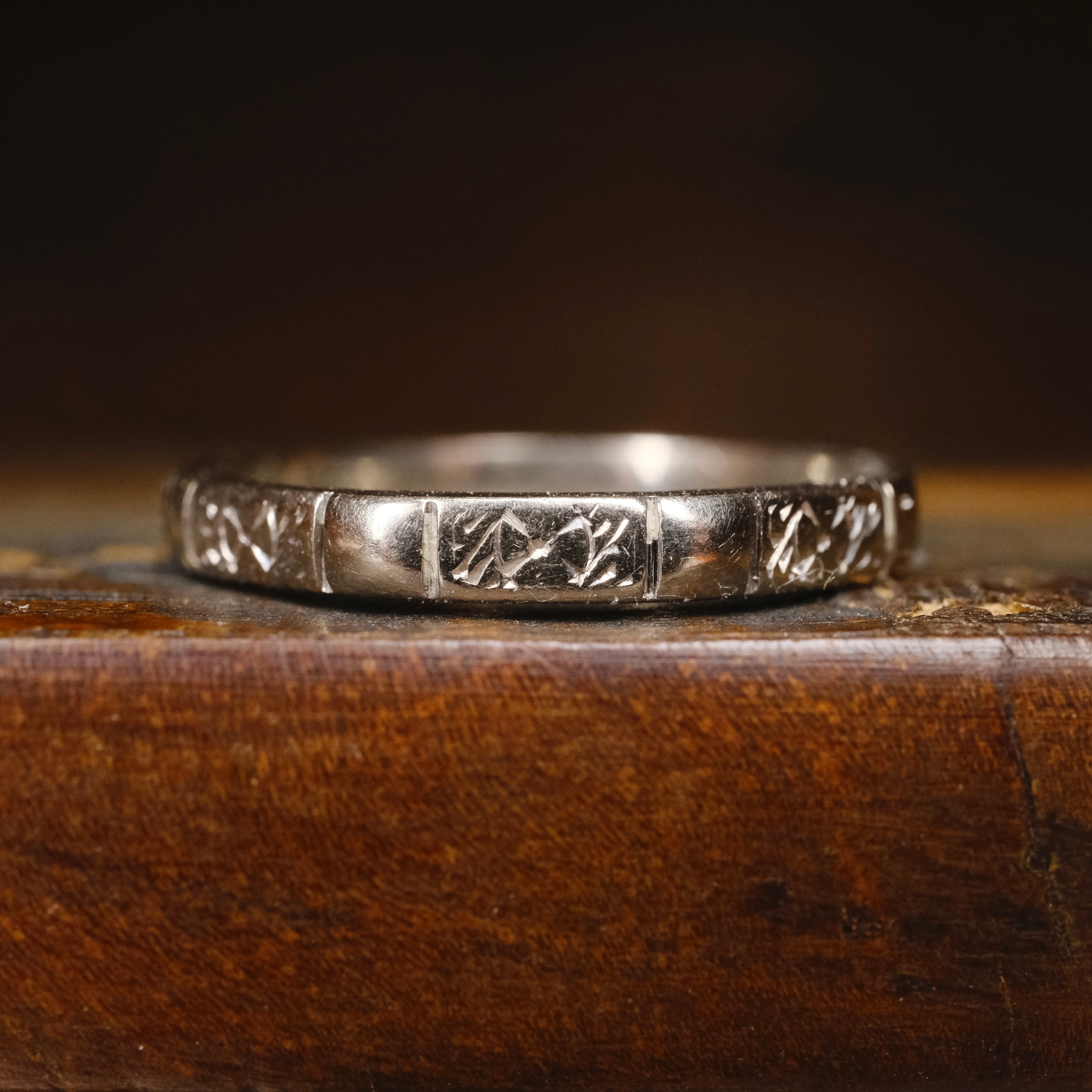 1950s, 18ct White Gold, Faceted, Etched Band Wedding Ring