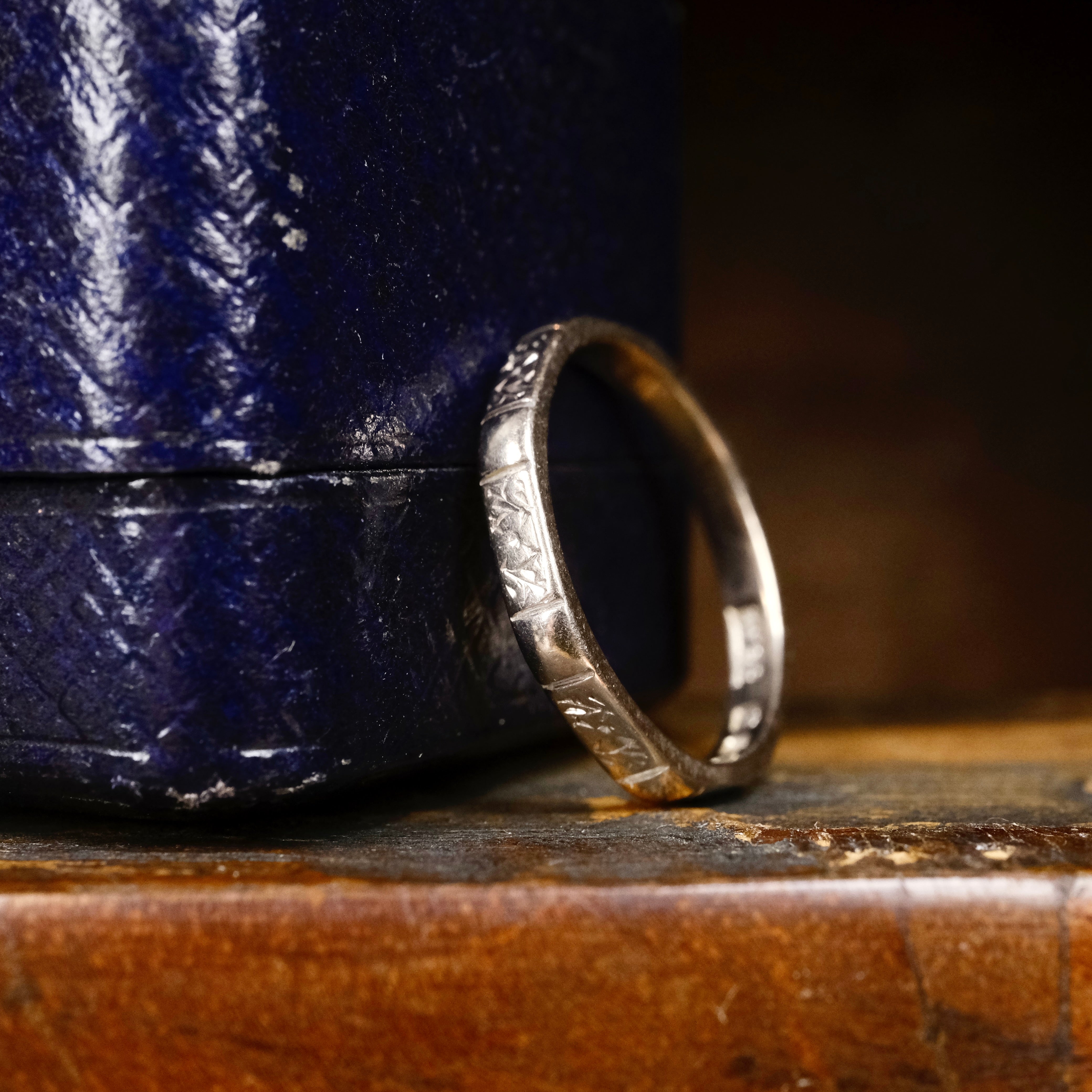 1950s, 18ct White Gold, Faceted, Etched Band Wedding Ring