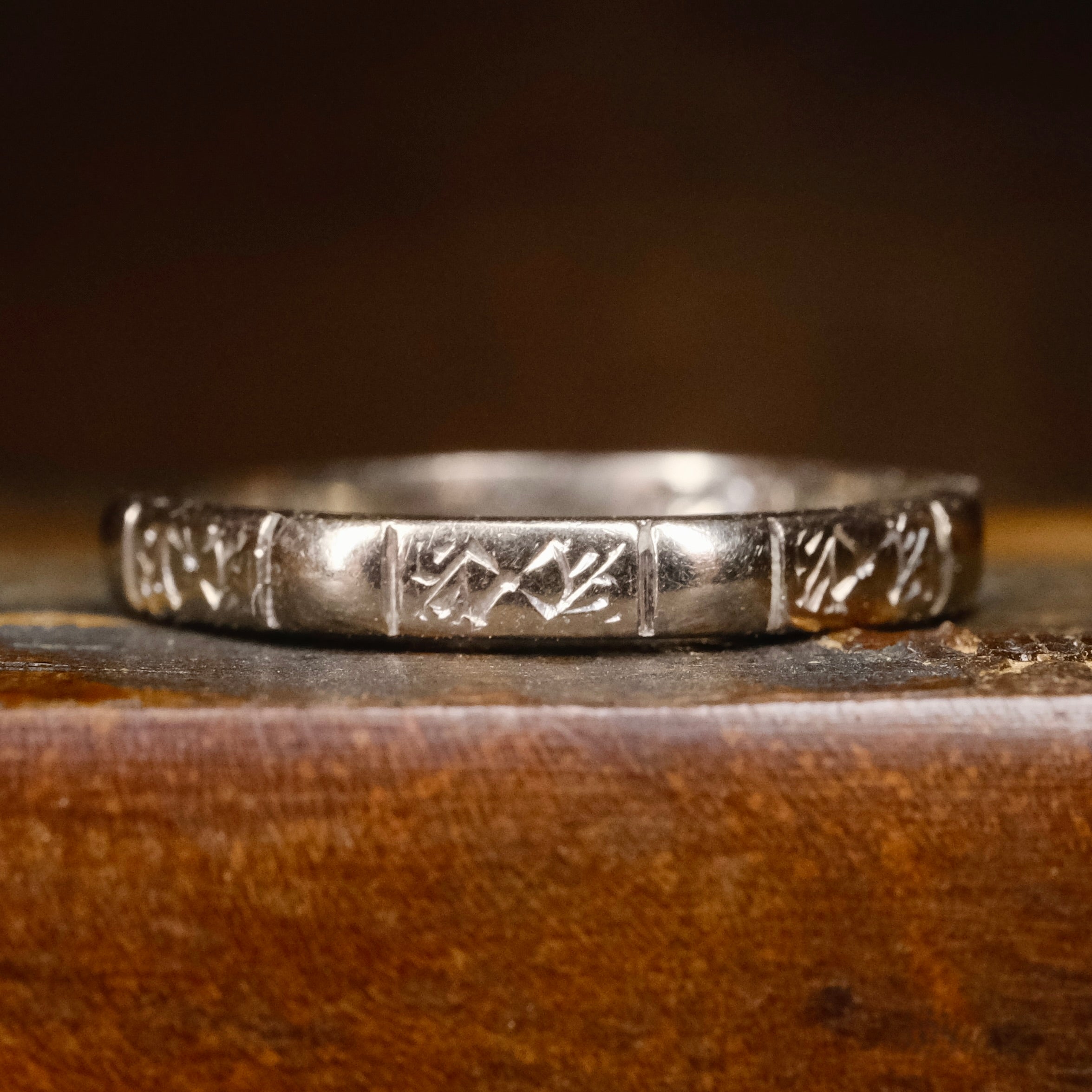 1950s, 18ct White Gold, Faceted, Etched Band Wedding Ring