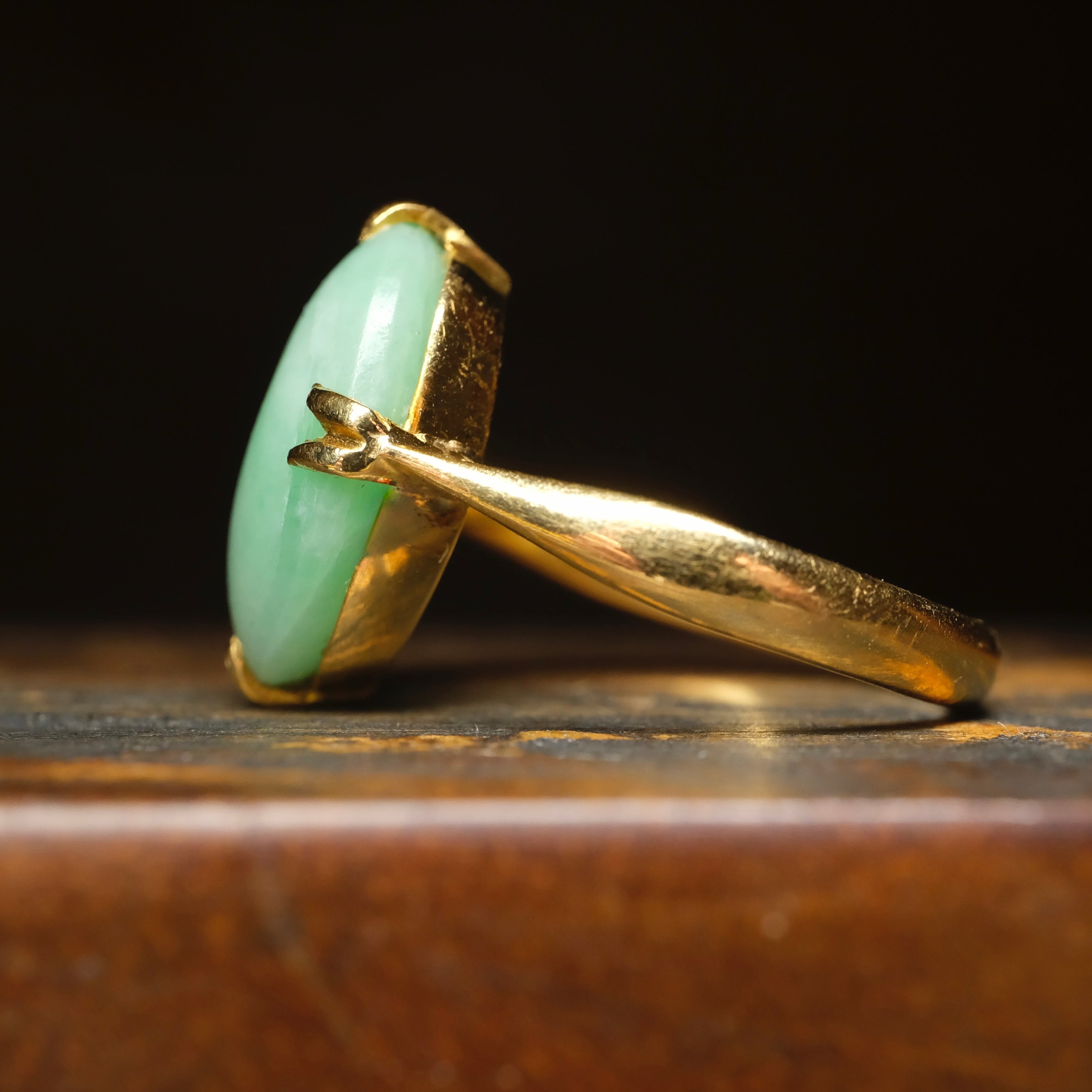 Original Art Deco 18ct Gold Jade Cabochon Solitaire Ring