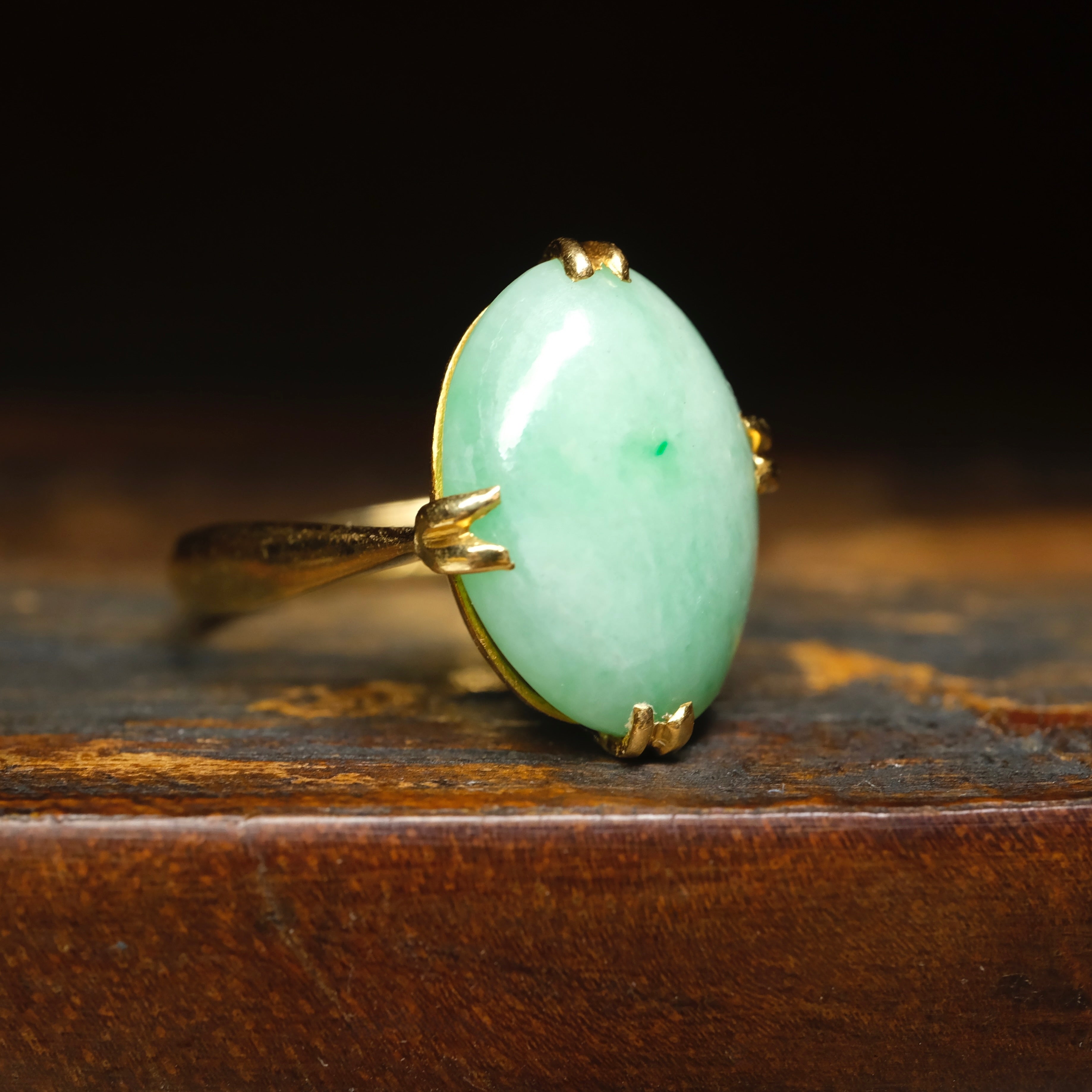 Original Art Deco 18ct Gold Jade Cabochon Solitaire Ring