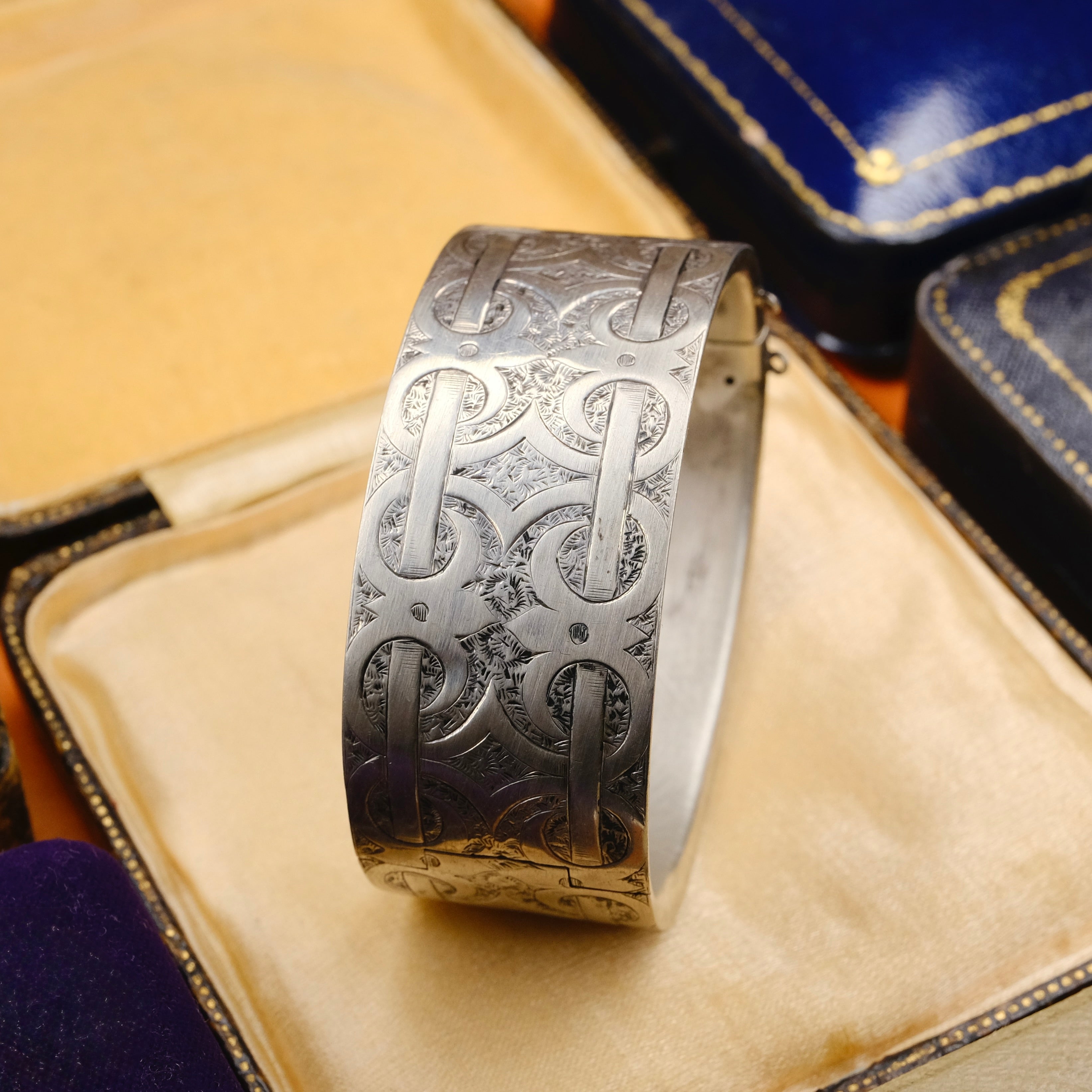 Vintage, Hand Engraved, Sterling Silver, Hinged Bangle