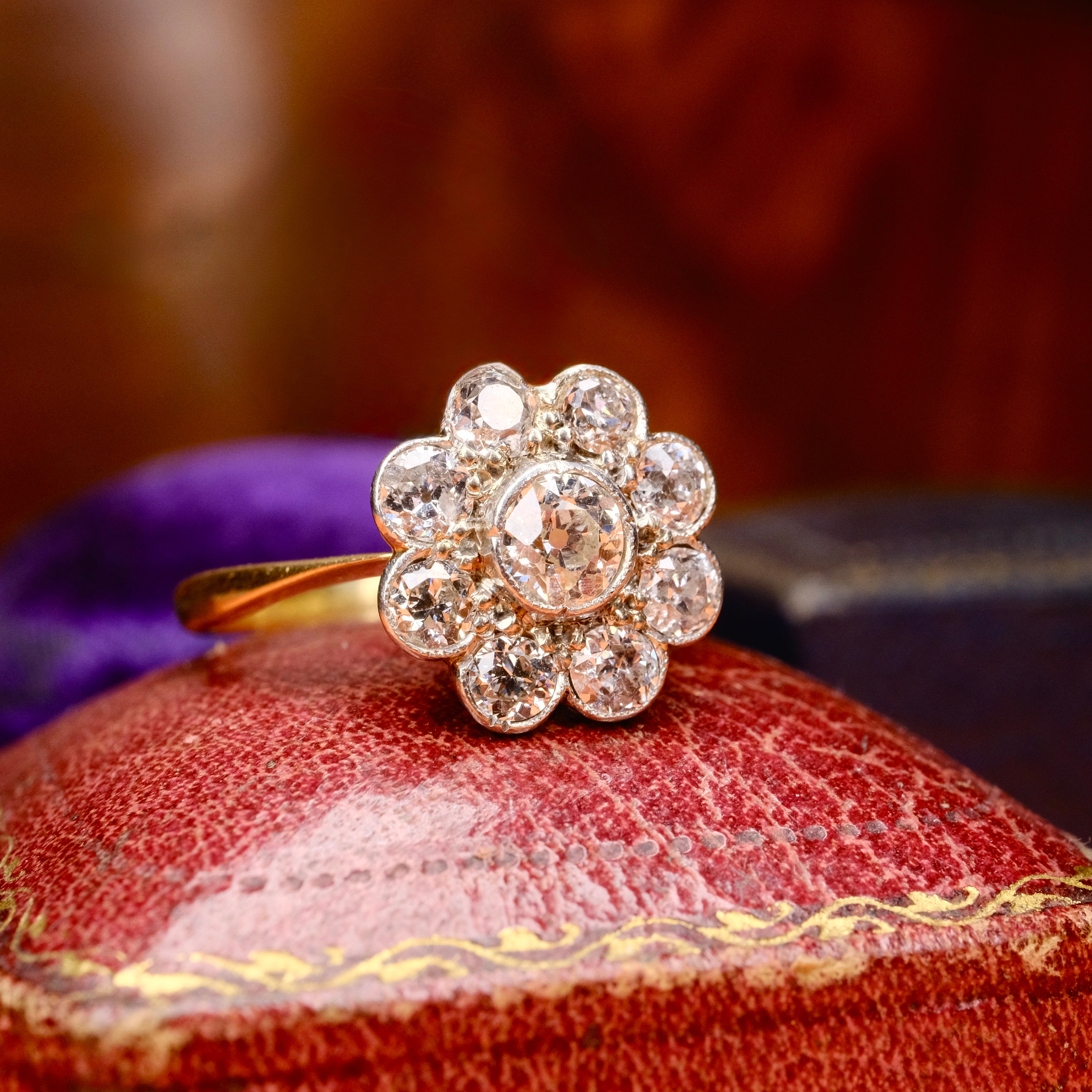Antique, Early Twentieth Century, 18ct Gold, Old Cut Diamond Daisy Cluster Ring