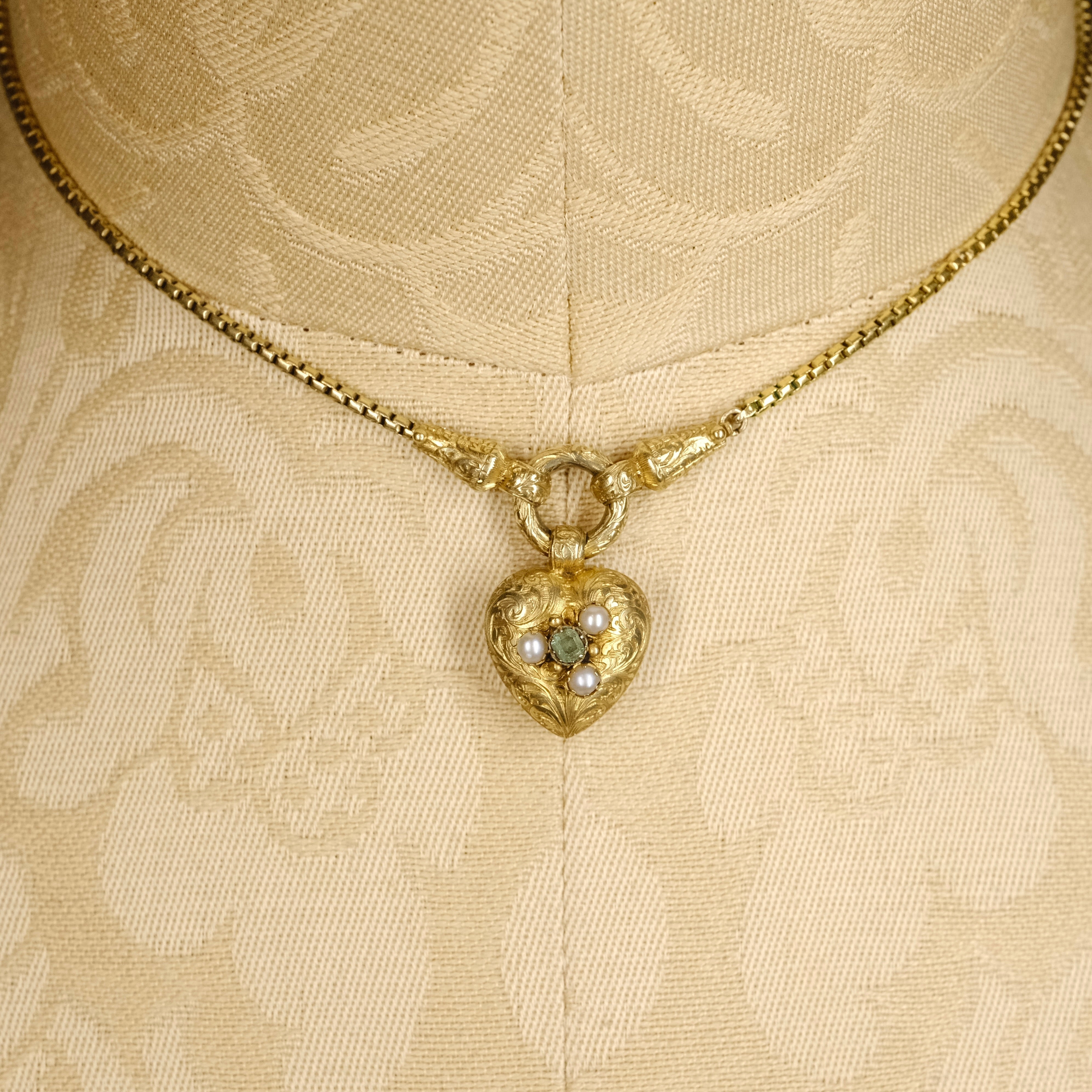 Antique, 15ct Gold Chased Heart Mourning Locket Necklace