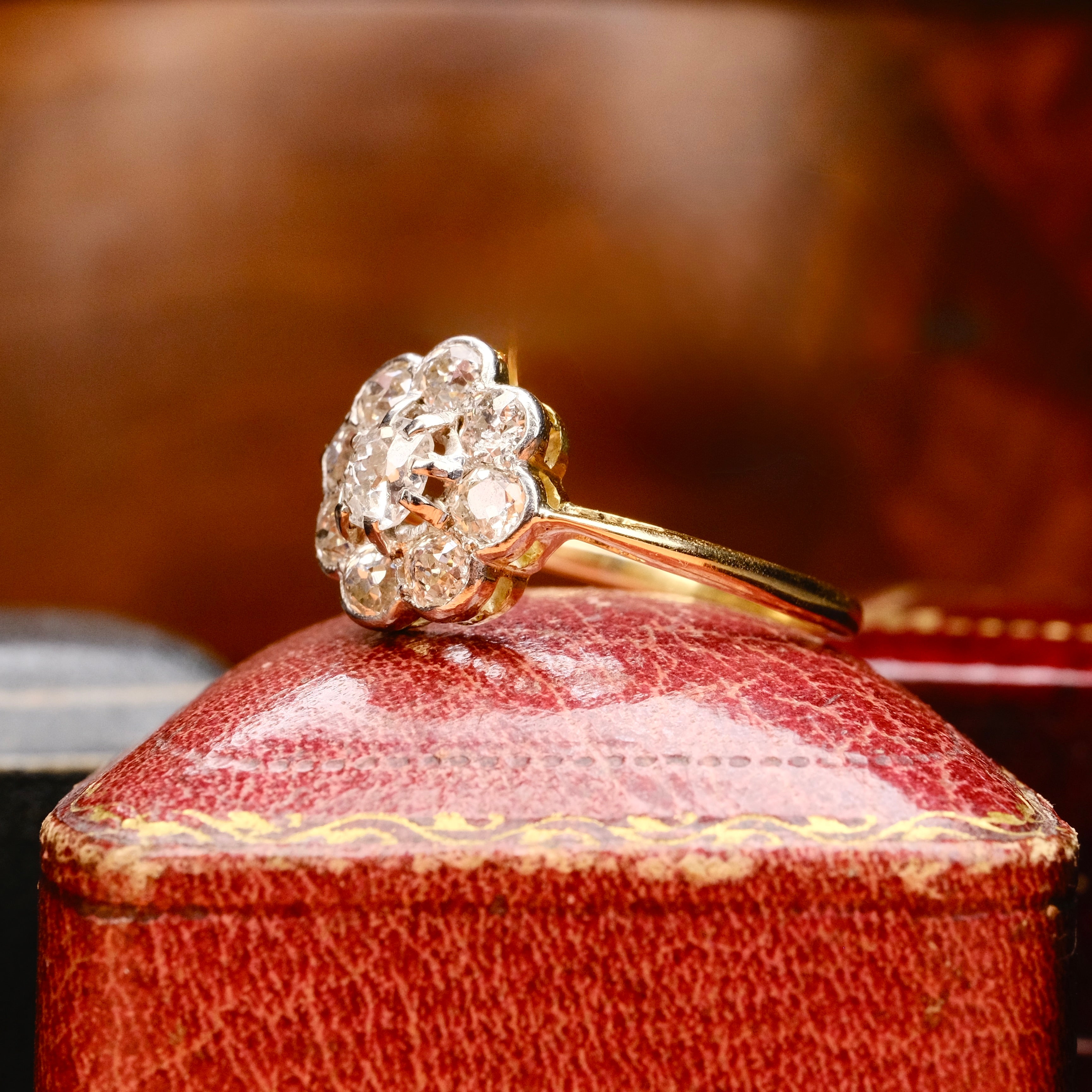 Antique, Early 20th Century, 18ct Gold, 1.1 Carat Old Cut Diamond Daisy Cluster Ring