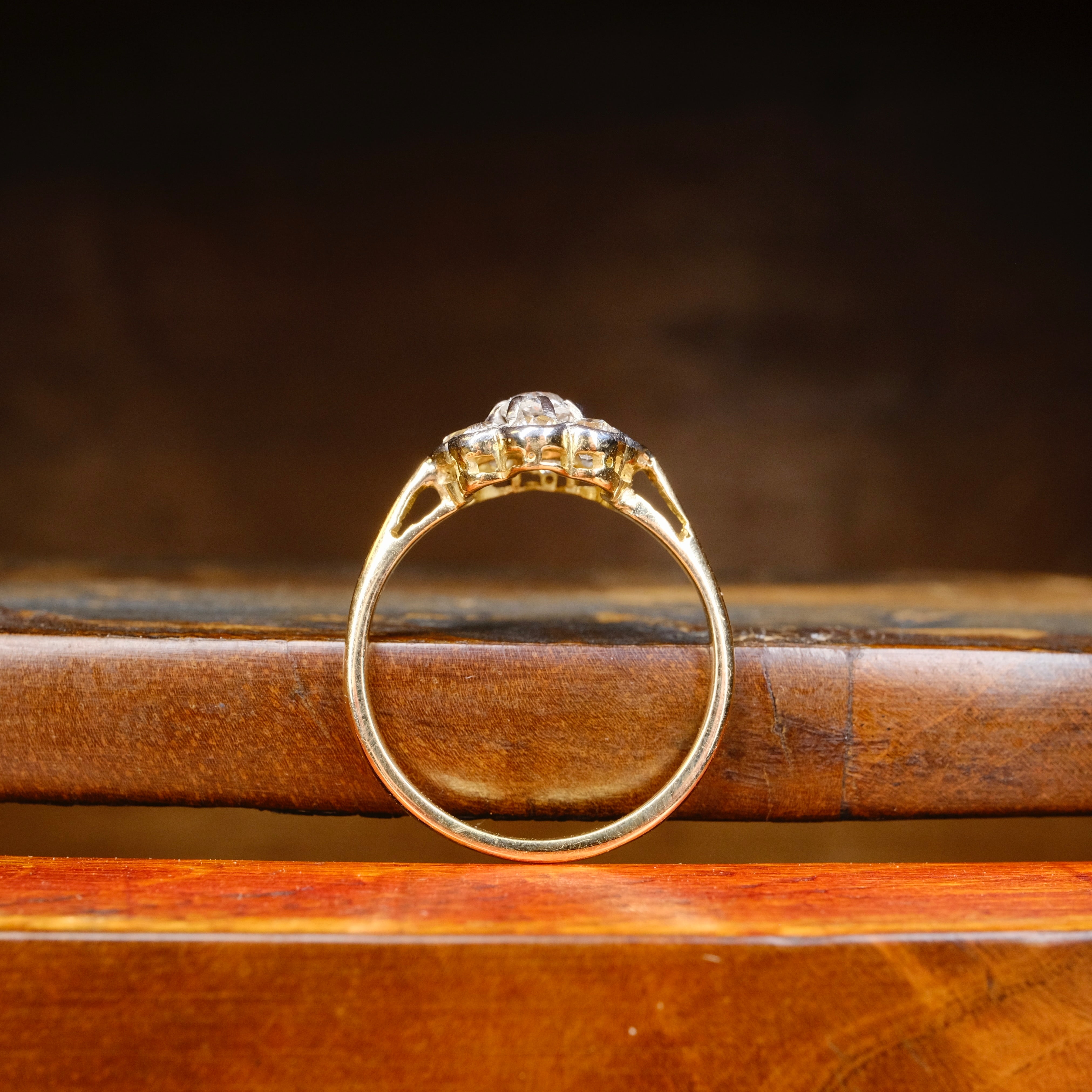 Antique, Early 20th Century, 18ct Gold, 1.1 Carat Old Cut Diamond Daisy Cluster Ring