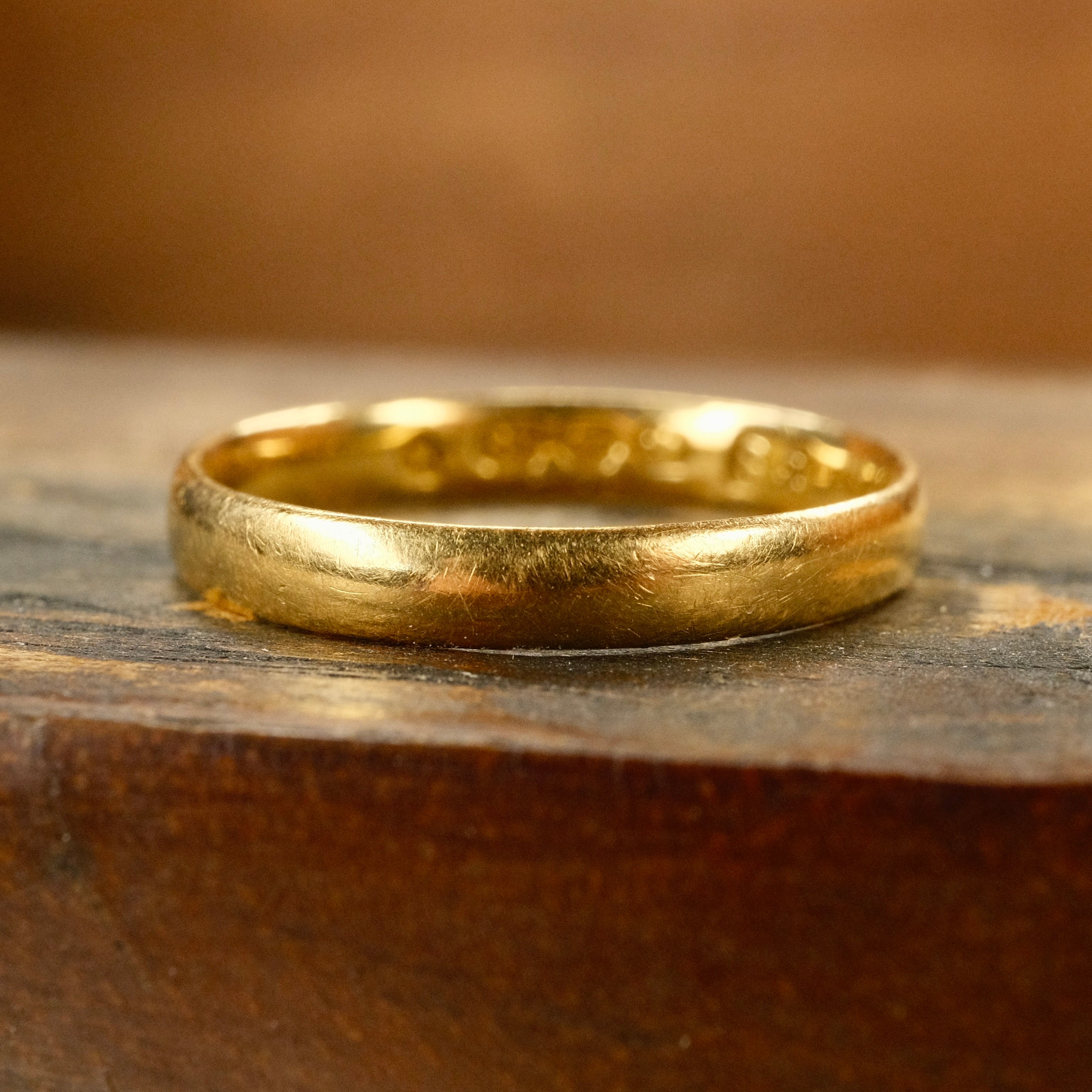Victorian 18ct Gold Wedding Band Ring, Rare Newcastle Assay