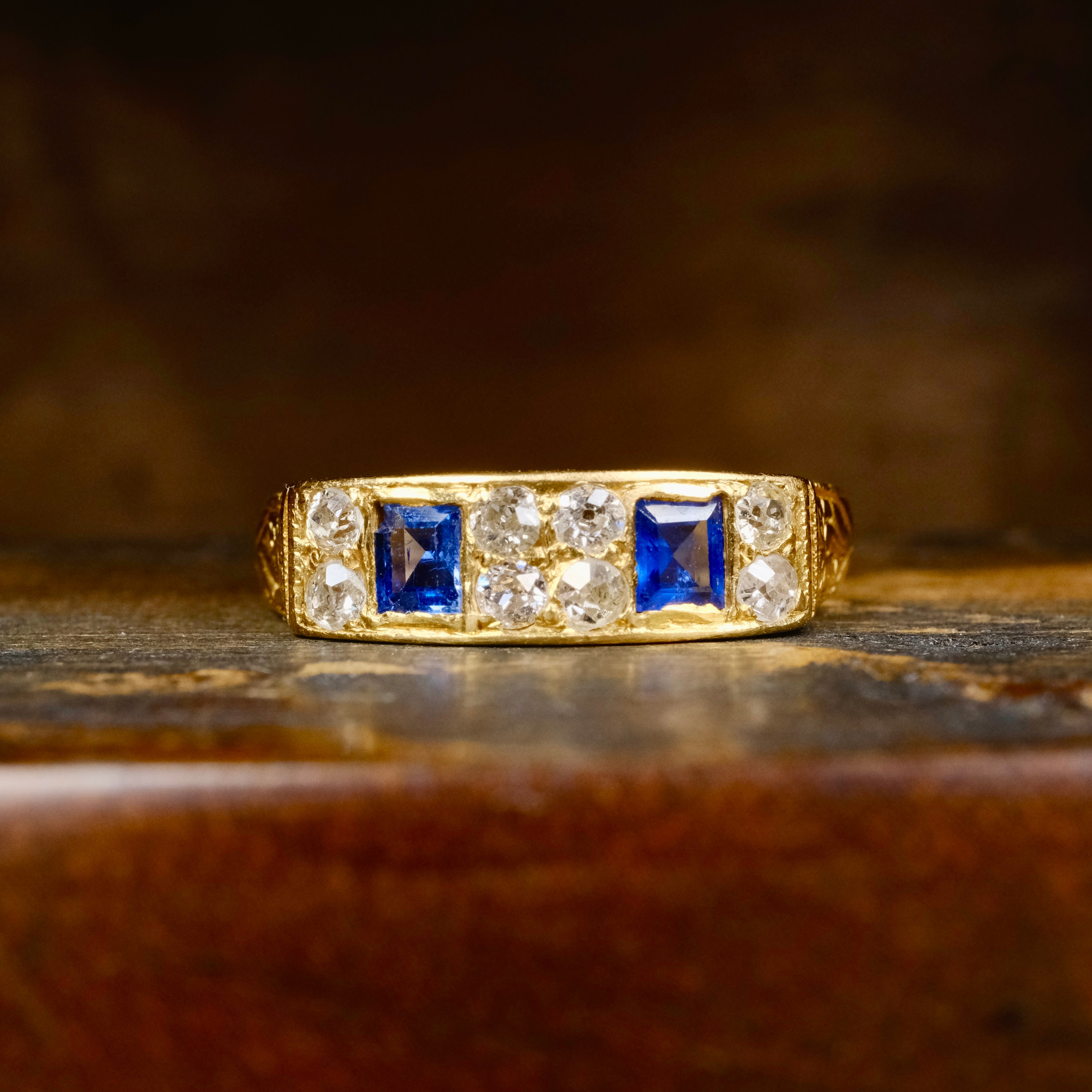 Antique 18ct Gold, Natural Cornflower Blue Sapphire & Old Cut Diamond  Ring