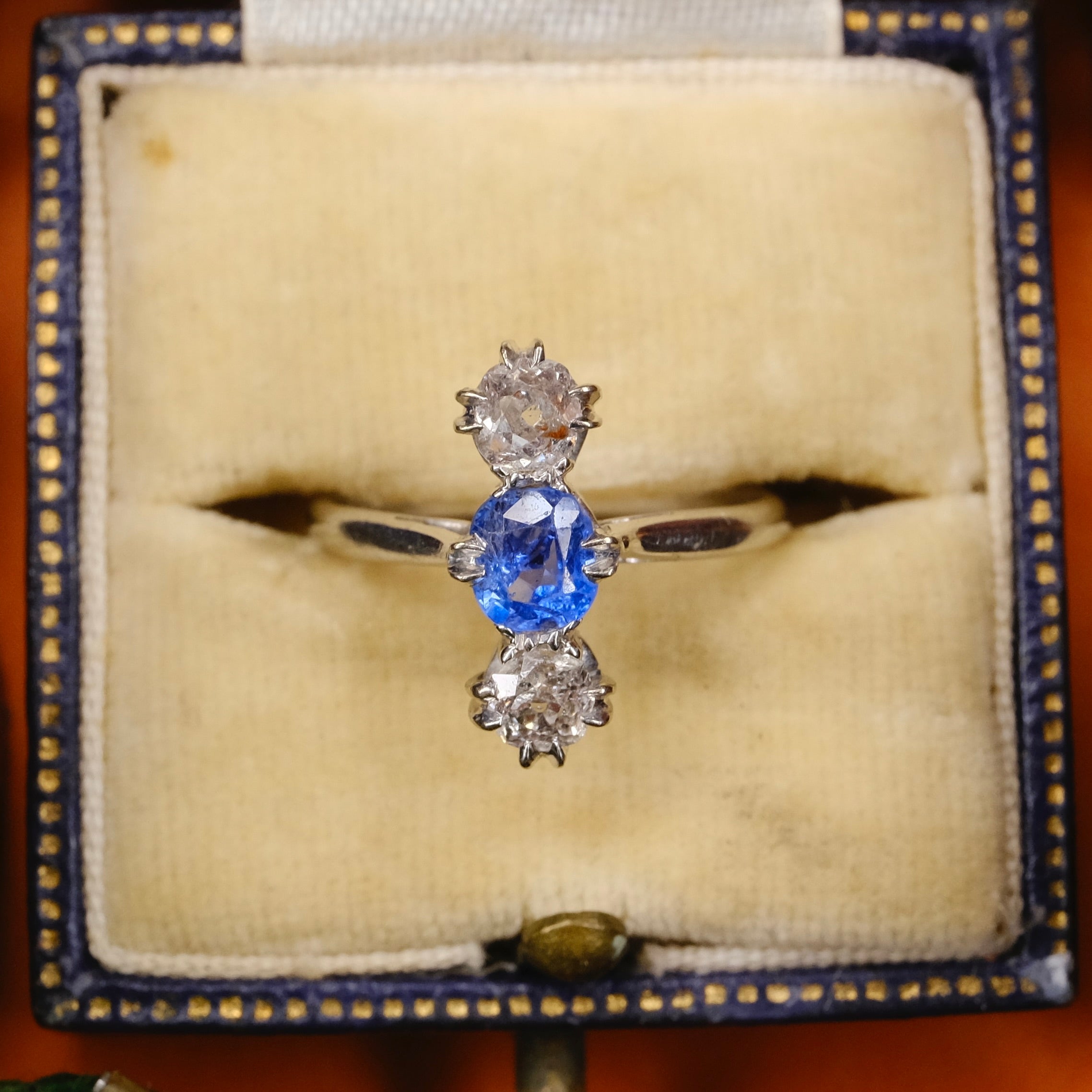 Edwardian 18ct white gold old mine cut diamond & sapphire ring